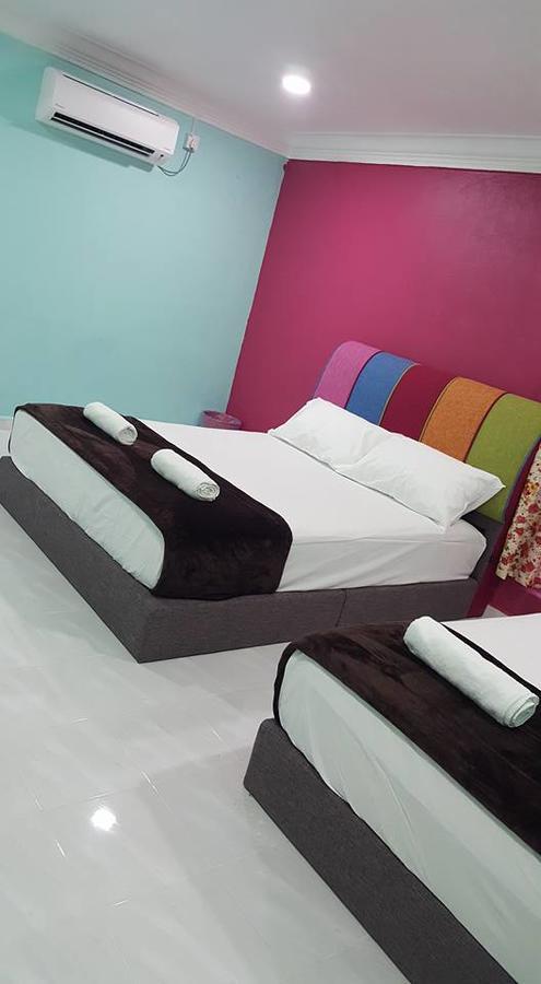 Iz Village Hotel *